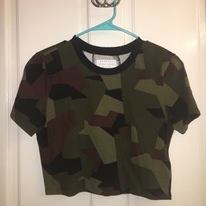 🍑Kendall and Kylie Camouflage Crop Top